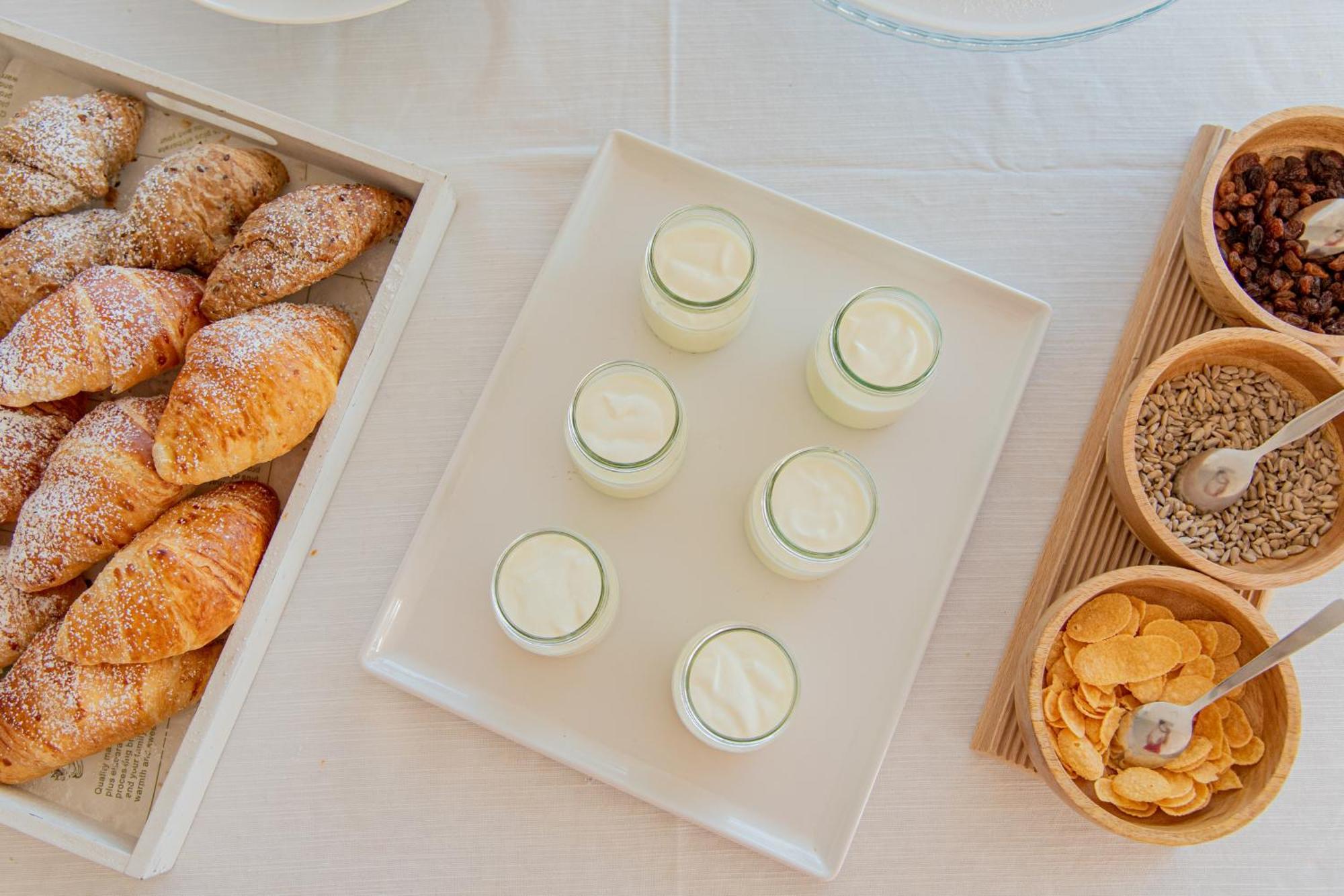 Ambasciatori Hotel - Beach Front -Breakfast Xxl & Brunch Until 12 30Pm Misano Adriatico Bagian luar foto