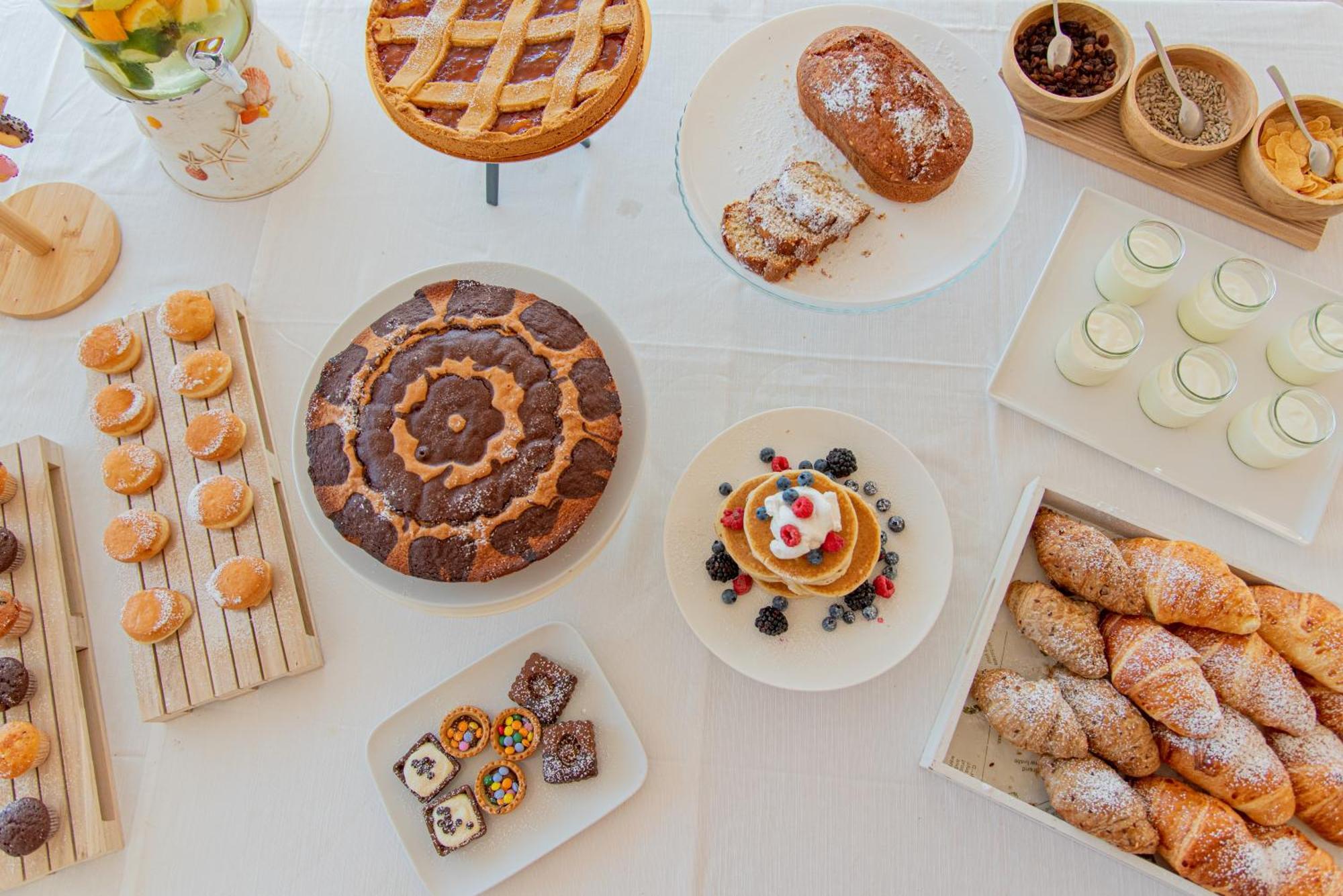 Ambasciatori Hotel - Beach Front -Breakfast Xxl & Brunch Until 12 30Pm Misano Adriatico Bagian luar foto
