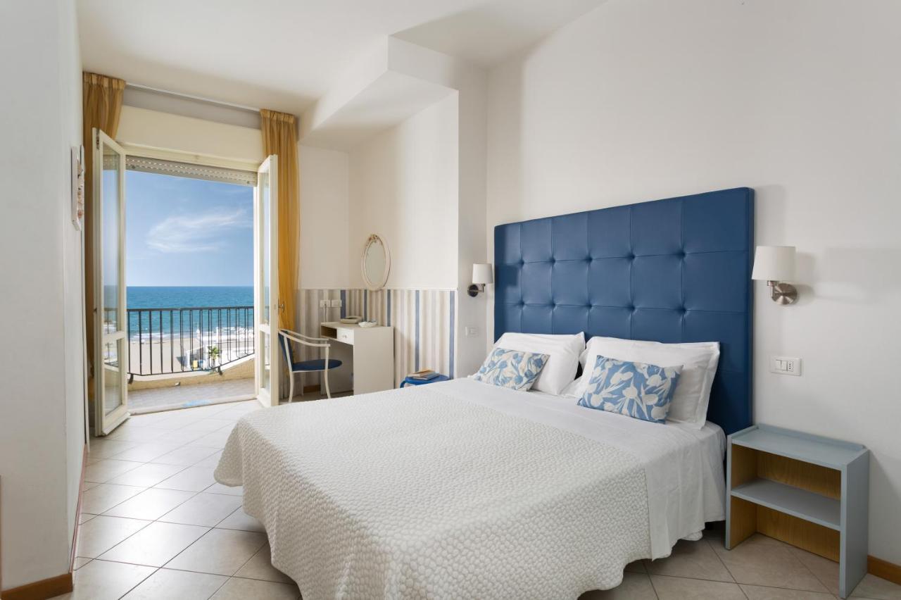 Ambasciatori Hotel - Beach Front -Breakfast Xxl & Brunch Until 12 30Pm Misano Adriatico Bagian luar foto